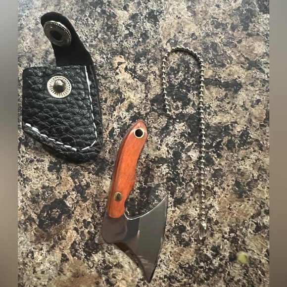 $2 MINI UTILITY KEYCHAIN. ONE AT RANDOM. $2 WITH ANY $10 ORDER OR MORE - Picture 9 of 16